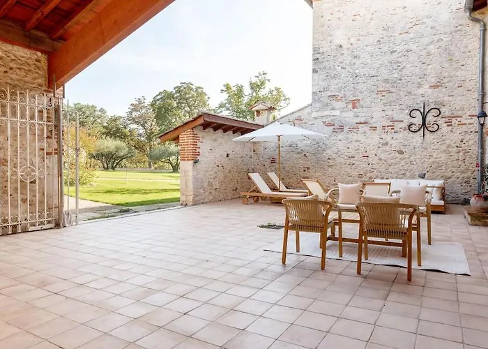 Maison De Maitre - Domaine Terra Rosa